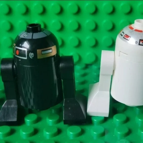 Lego Star Wars Minifigures Droids R2-D5 + R2-D2 + R5-D4 Minifig Lot - Picture 5 of 8